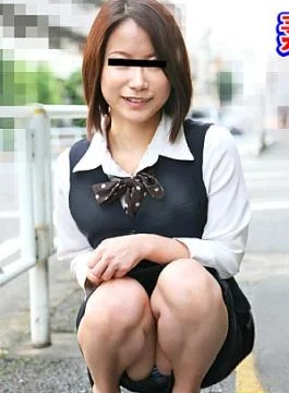 10-012325-01 Amateur work: A pure female employee at a credit union who is playing with