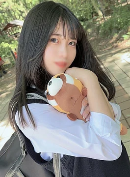 FC2PPV-4466529 A lonely woman who has just transferred to a new school and has soft