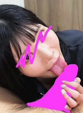 FC2PPV-4553743 Squeeze out the semen and drink it with a sucking blowjob with deep strokes