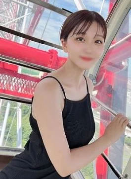 FC2PPV-4565895 A certain beauty college graduate with very little experience with men takes her clothes