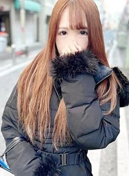FC2PPV-4633282 A slender beauty in a first year beauty consultant called out to the roadside