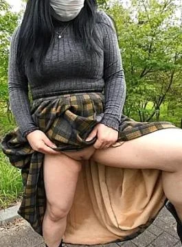 FC2PPV-4912995 Individual shooting/outdoor exposure & blowjob <Big breasted chubby wife> Sagging breasts! A face! Sexless