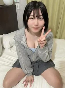 FC2PPV-4925855 First shot Her smile and body are overwhelmingly transparent. While shaking her fair-skinned G-cup