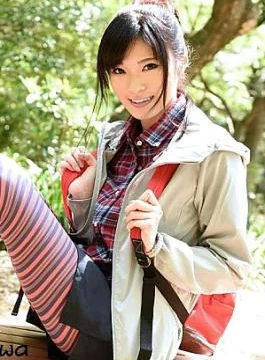 HZ-0976 Autumn’s Sexual Appetite – Sara Yurikawa Autumn of Sexual Desire! Matsutake mushroom hunting and