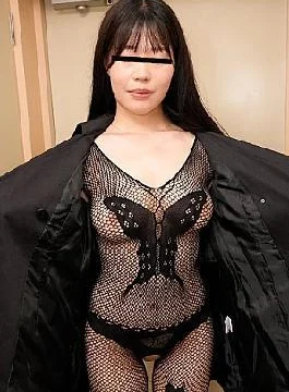 PA-051025-100 Immediate blowjob and immediate sex! A beautiful call girl who gets you hard as